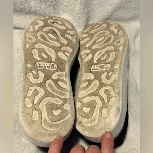 Alexander McQueen Women's Oversized Sneaker in Black Size 40 US Size 10 - Picture 5 of 7